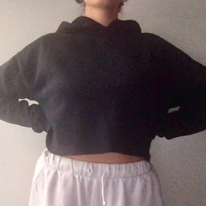 Classic Urban Cropped Hoodie in Black